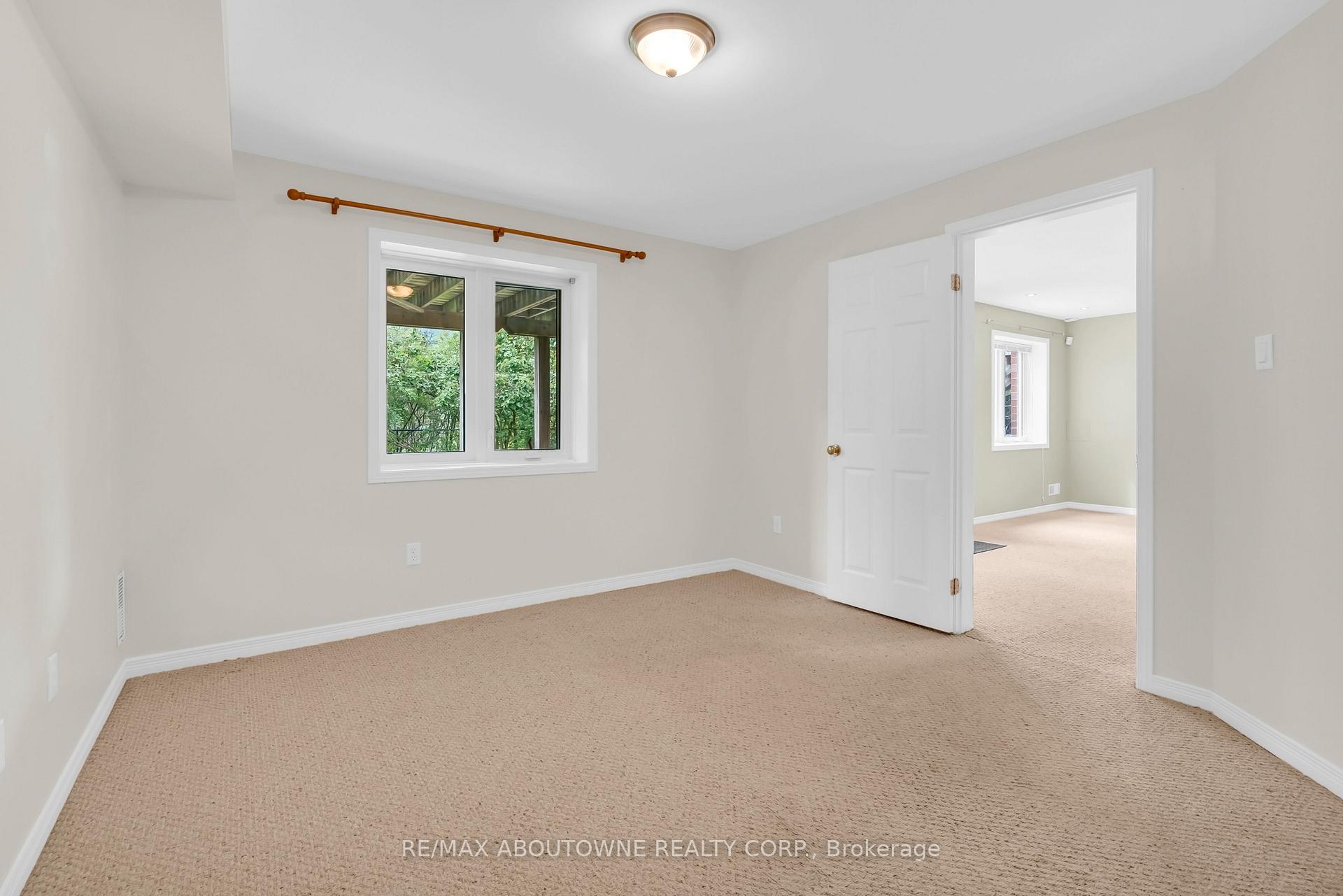 Photo 35 of 32 Jenson Boulevard, Guelph, Pineridge/Westminster Woods — HOMEH