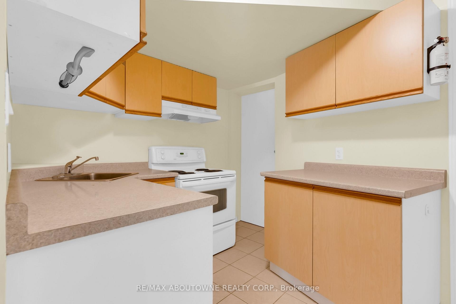 Photo 36 of 32 Jenson Boulevard, Guelph, Pineridge/Westminster Woods — HOMEH
