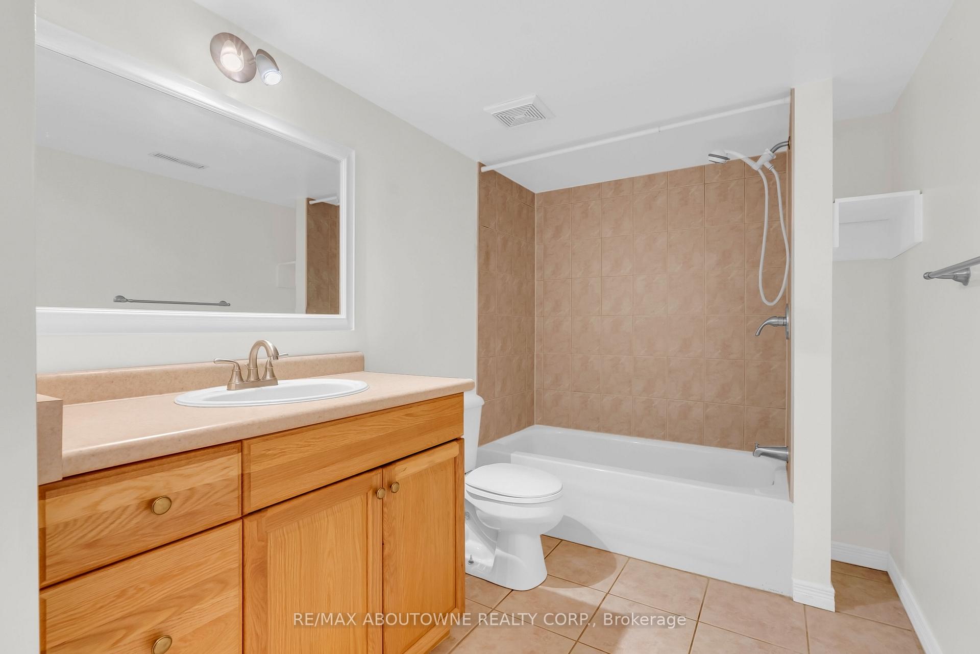 Photo 37 of 32 Jenson Boulevard, Guelph, Pineridge/Westminster Woods — HOMEH