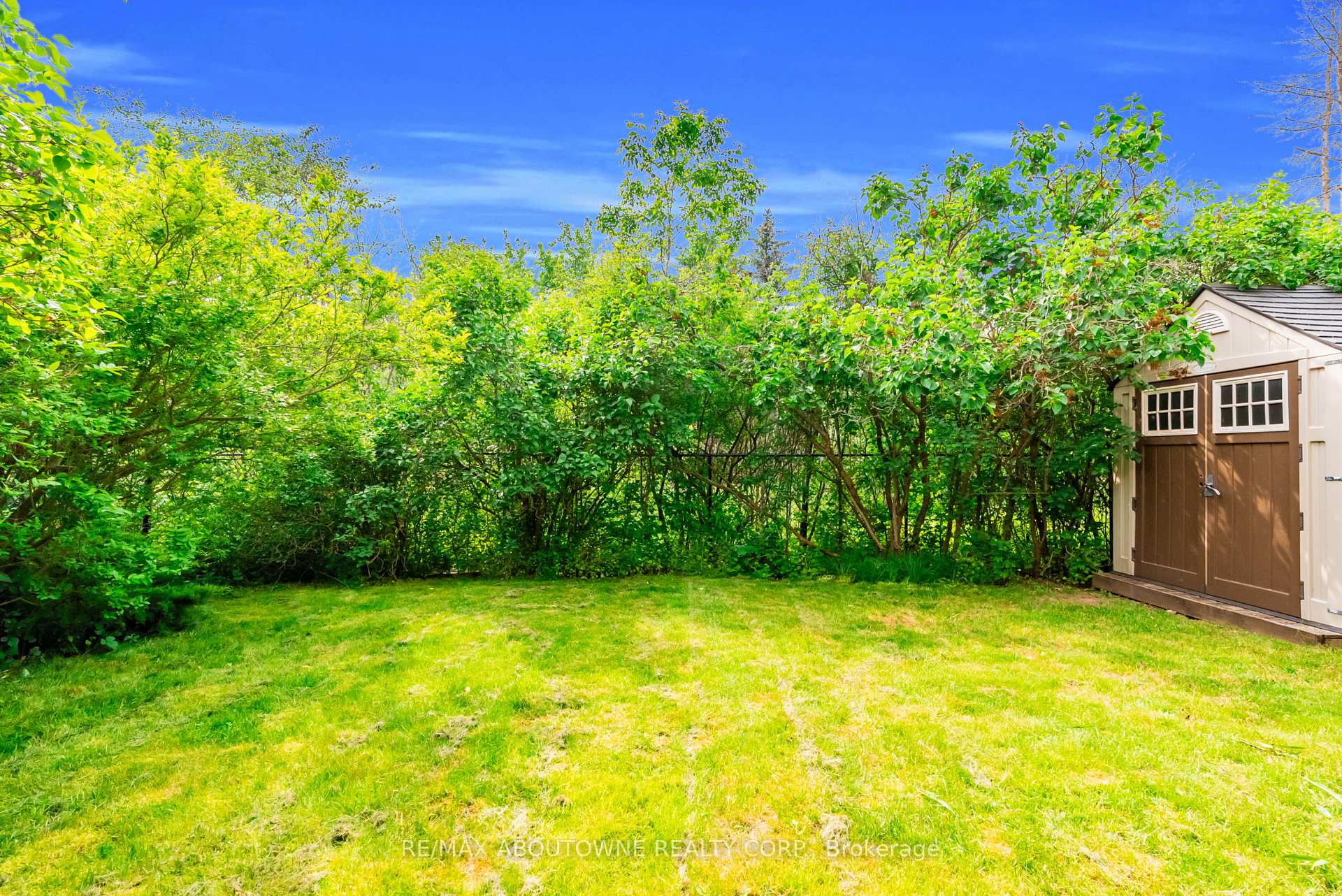 Photo 40 of 32 Jenson Boulevard, Guelph, Pineridge/Westminster Woods — HOMEH