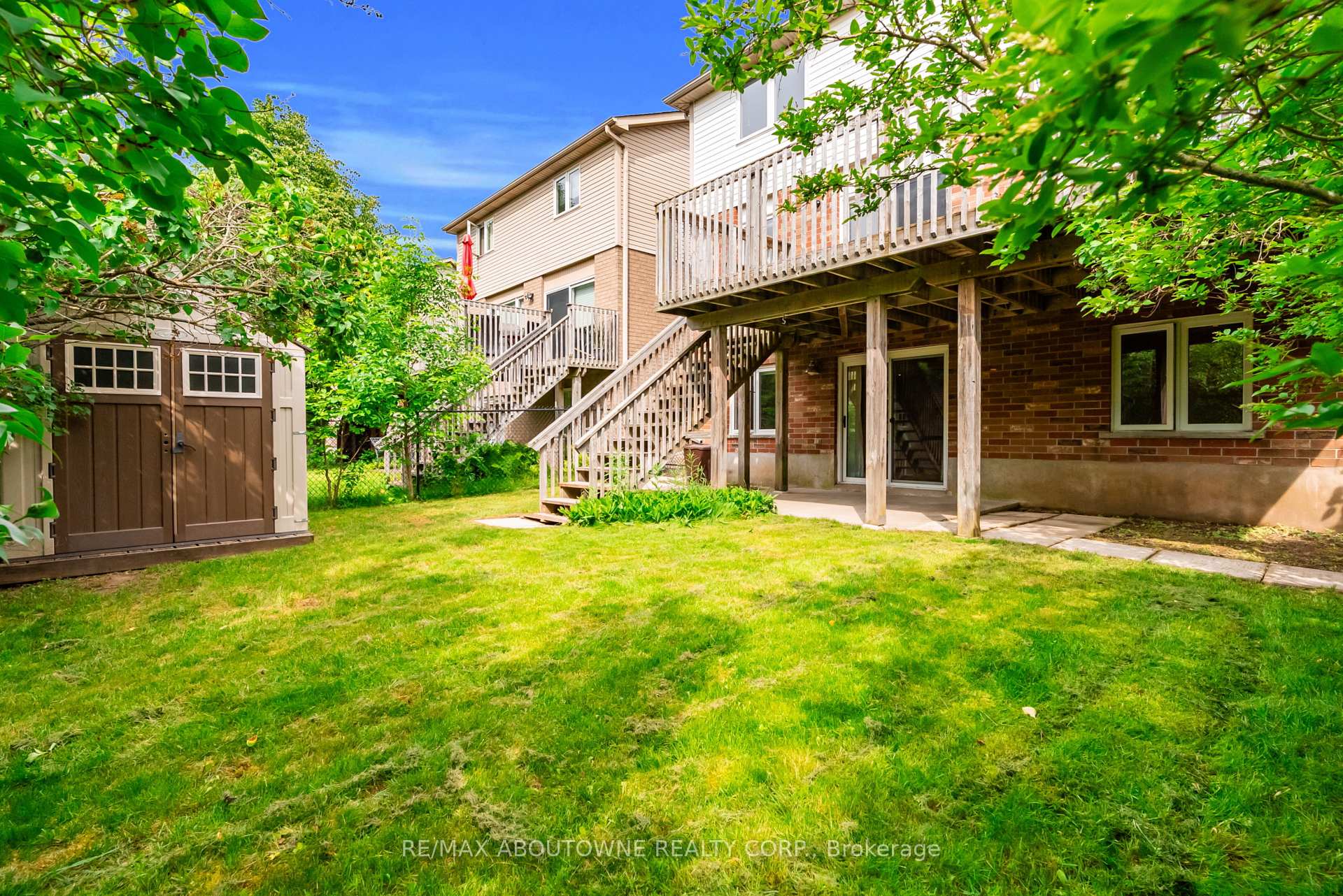 Photo 41 of 32 Jenson Boulevard, Guelph, Pineridge/Westminster Woods — HOMEH