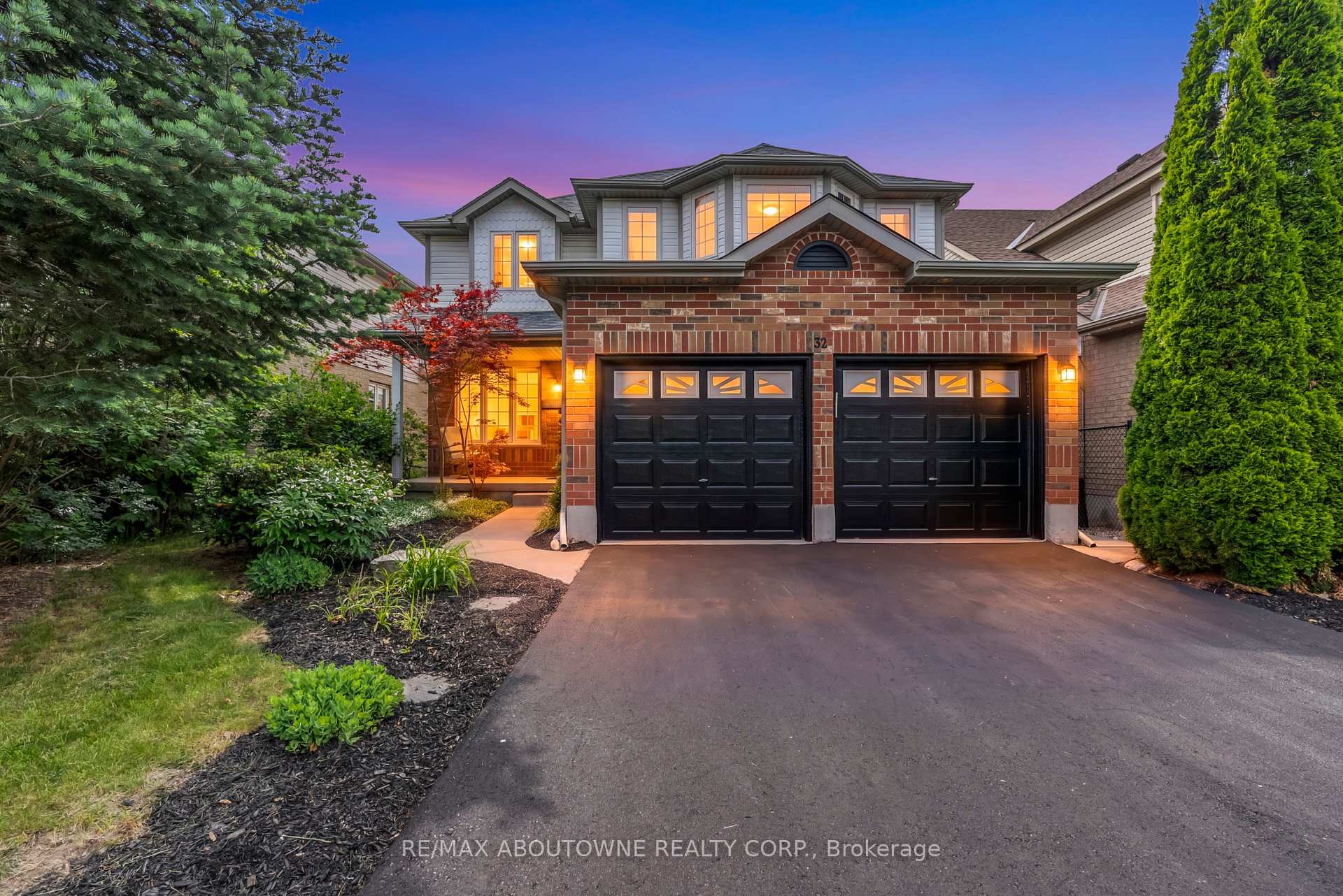 Photo 2 of 32 Jenson Boulevard, Guelph, Pineridge/Westminster Woods — HOMEH