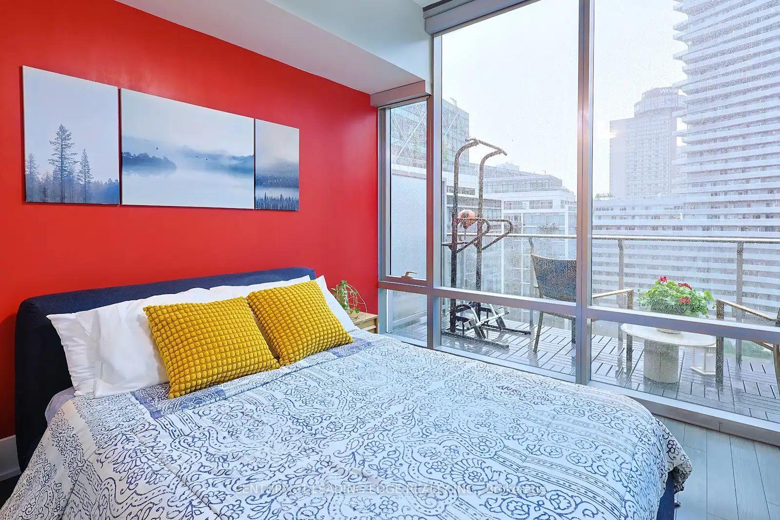 Photo 4 of Unit 1036, 39 Queens Quay E, Toronto, Waterfront Communities — HOMEH