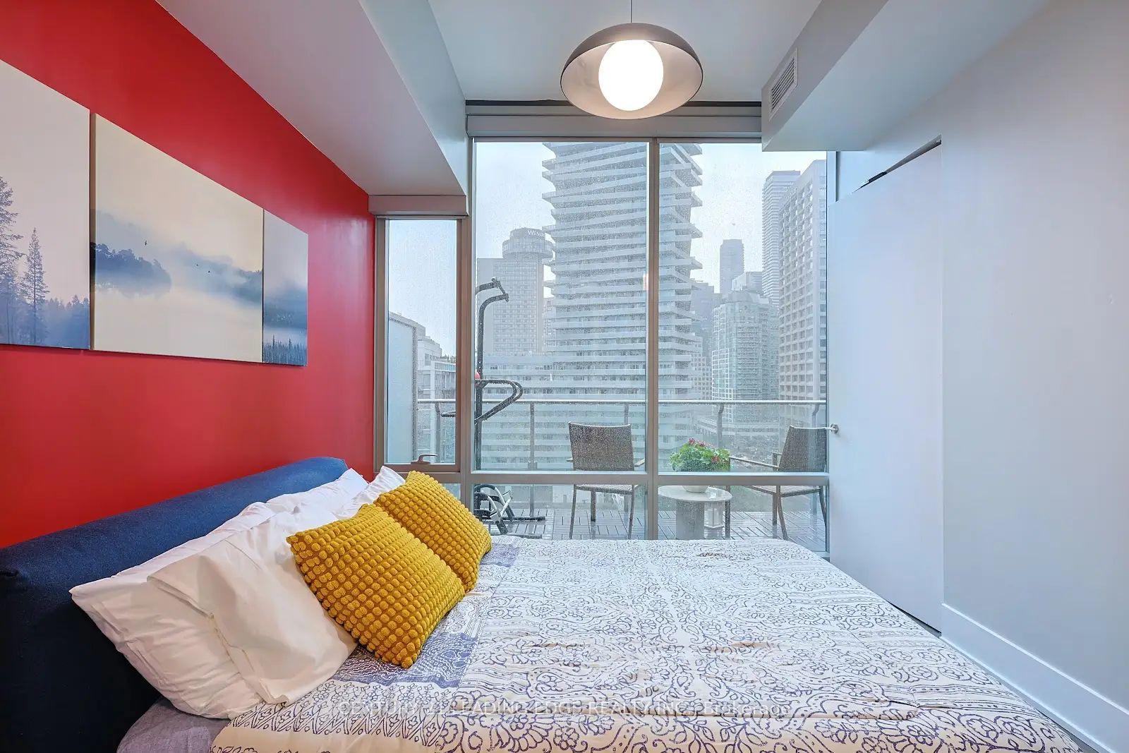Photo 5 of Unit 1036, 39 Queens Quay E, Toronto, Waterfront Communities — HOMEH