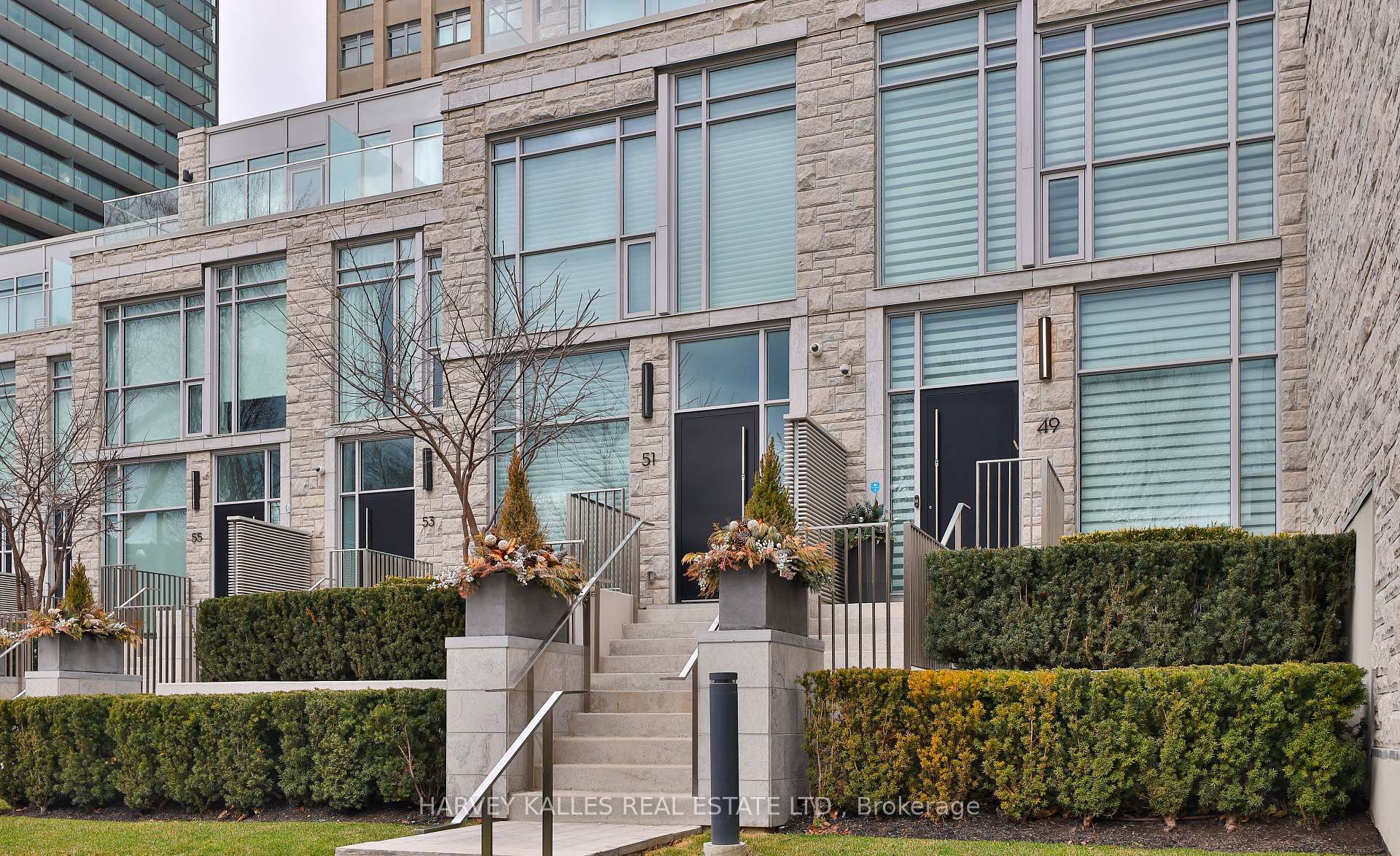 Photo 2 of 49 Foxbar Road, Toronto, Yonge-St. Clair — HOMEH