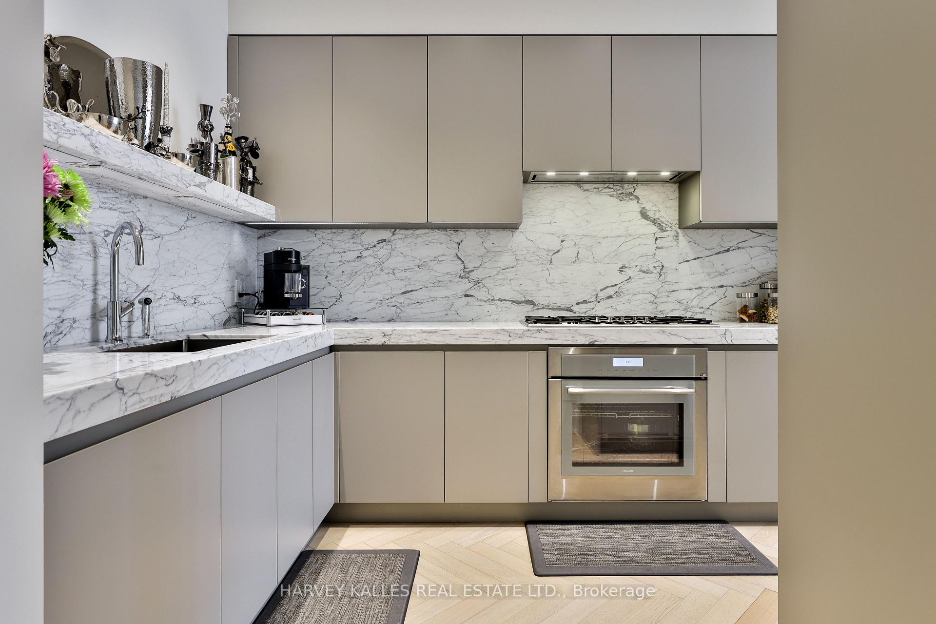 Photo 4 of 49 Foxbar Road, Toronto, Yonge-St. Clair — HOMEH