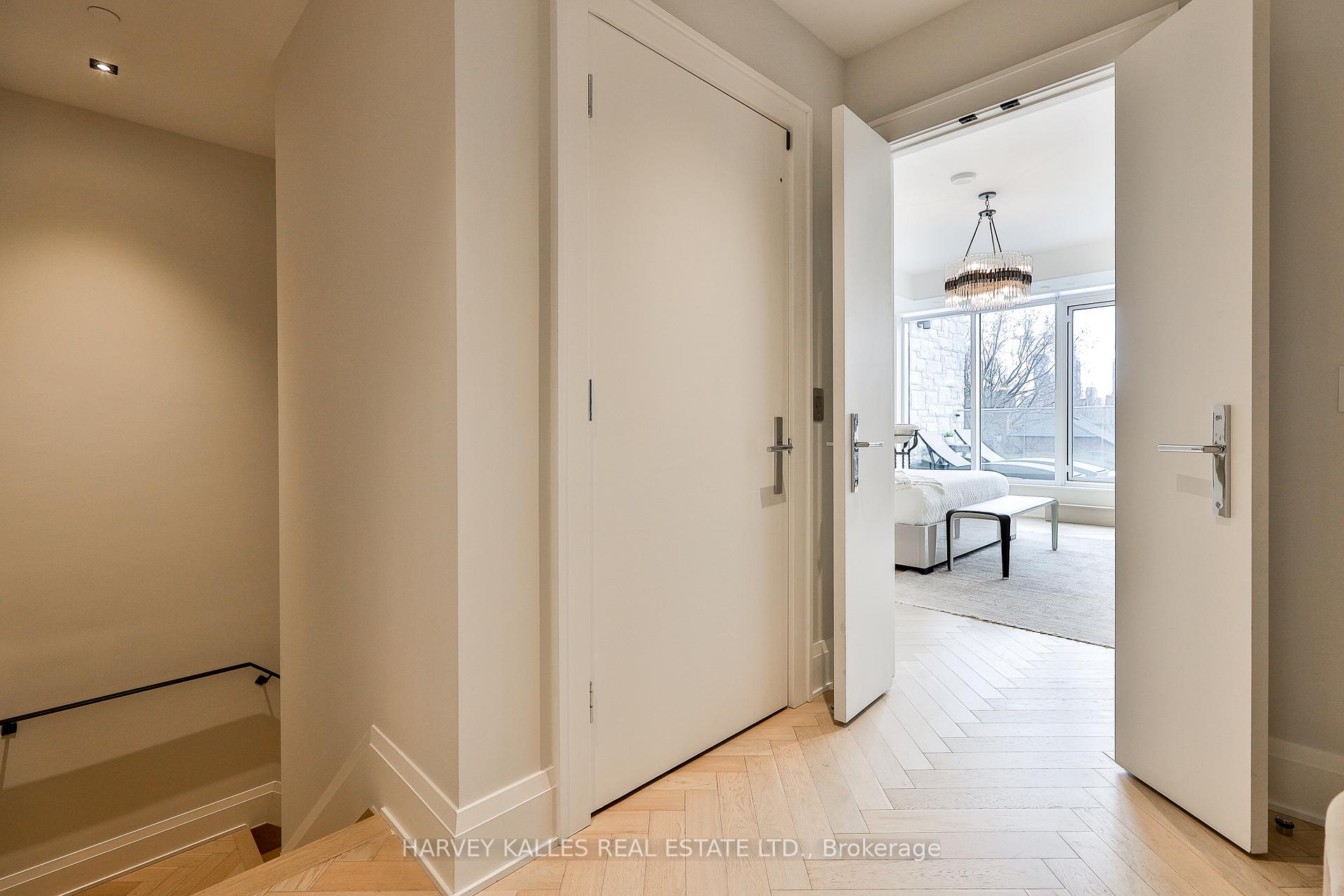 Photo 17 of 49 Foxbar Road, Toronto, Yonge-St. Clair — HOMEH