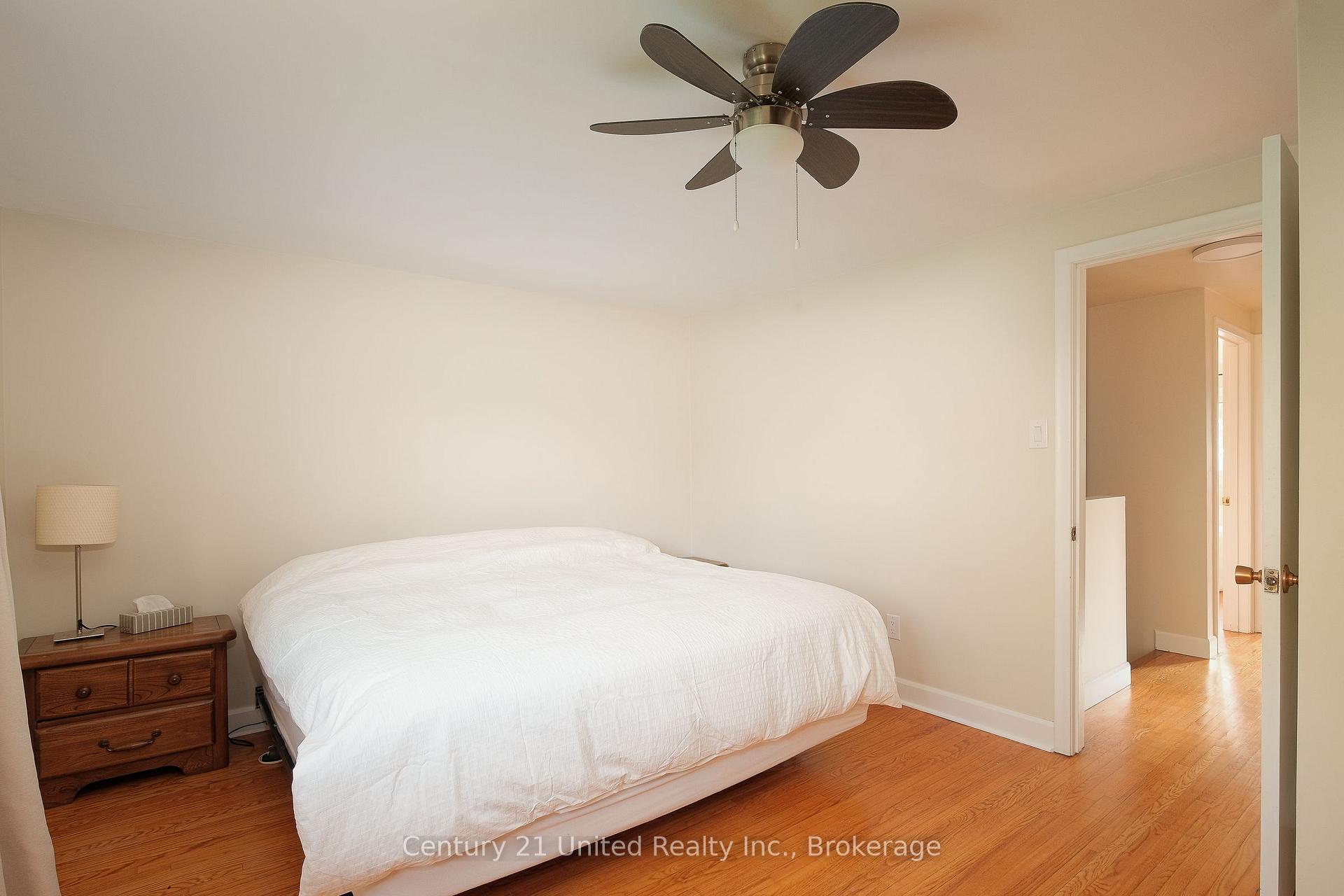 Photo 11 of 922 Webber Avenue, Peterborough, Otonabee Ward 1 — HOMEH