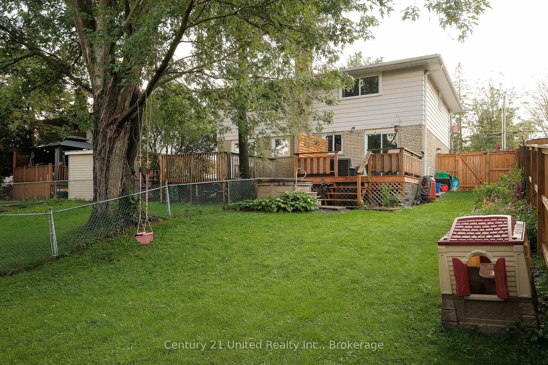 Photo 24 of 922 Webber Avenue, Peterborough, Otonabee Ward 1 — HOMEH