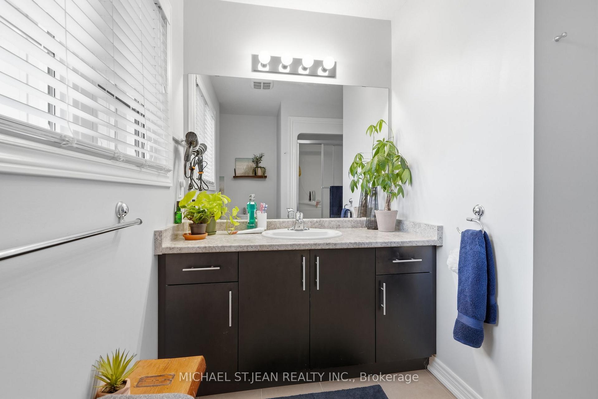Photo 23 of 192 Winterberry Boulevard, Thorold, Confederation Heights — HOMEH