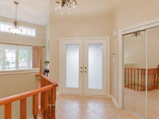 Photo 3 of 106 Pennyroyal Crescent, Brampton, Bramalea North Industrial — HOMEH