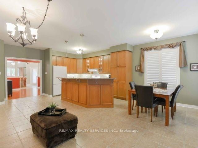 Photo 7 of 106 Pennyroyal Crescent, Brampton, Bramalea North Industrial — HOMEH