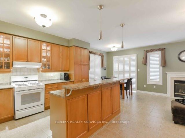 Photo 9 of 106 Pennyroyal Crescent, Brampton, Bramalea North Industrial — HOMEH