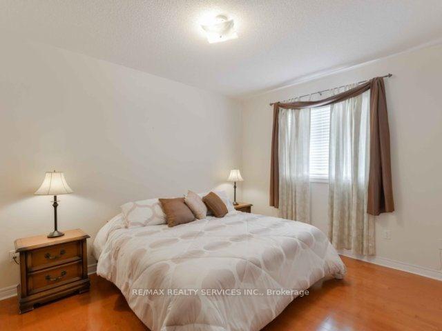 Photo 11 of 106 Pennyroyal Crescent, Brampton, Bramalea North Industrial — HOMEH