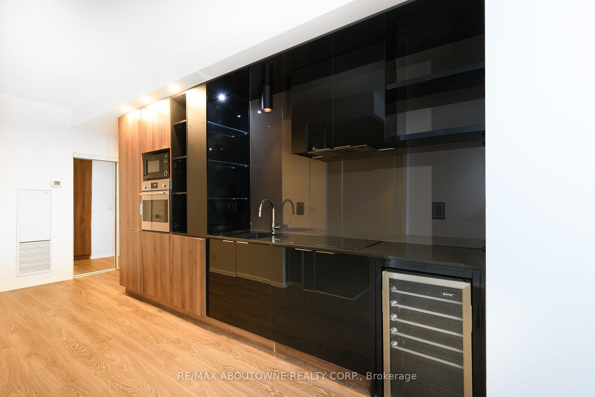 Photo 7 of Unit 315, 70 Temperance Street, Toronto, Bay Street Corridor — HOMEH