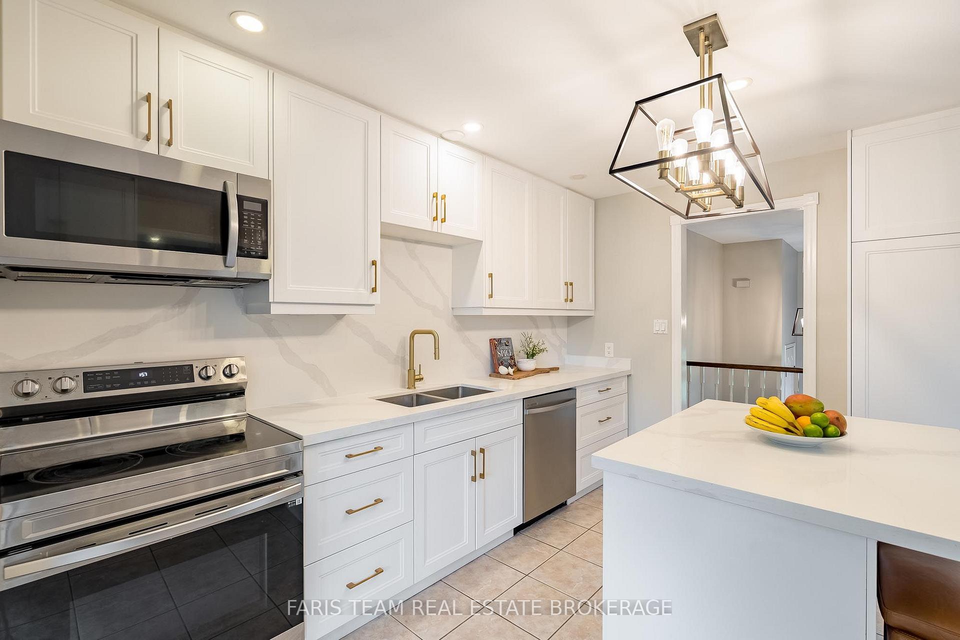 Photo 7 of 10 Catherine Street, Adjala-Tosorontio, Loretto — HOMEH