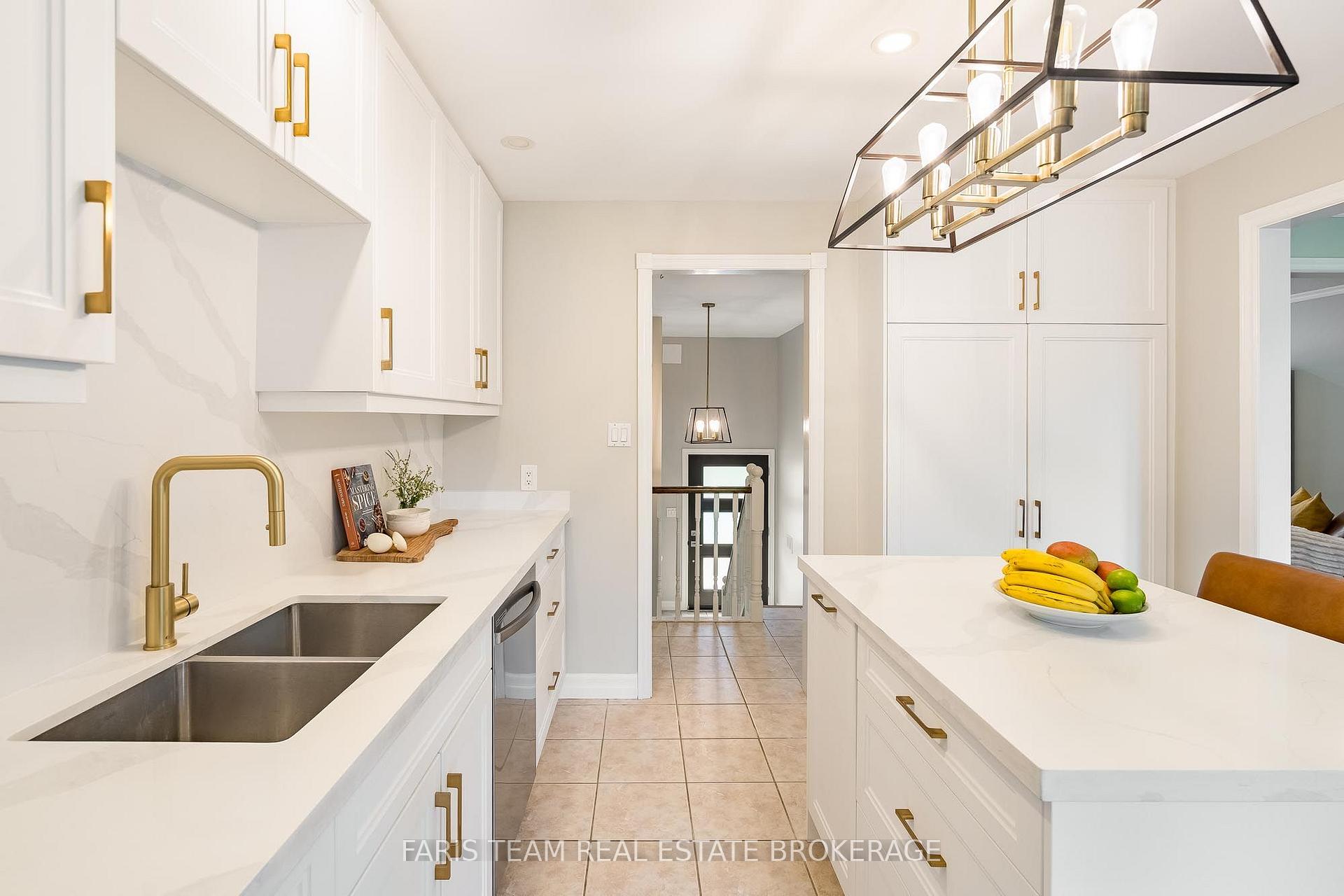 Photo 8 of 10 Catherine Street, Adjala-Tosorontio, Loretto — HOMEH