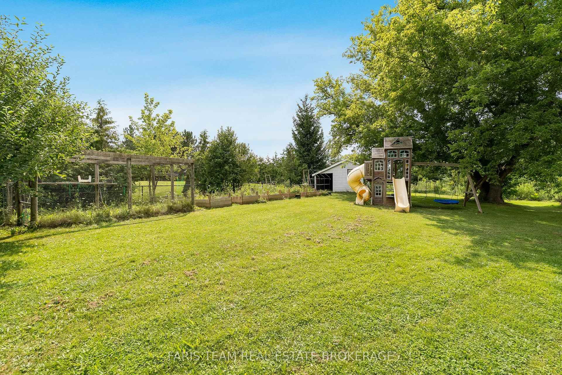 Photo 41 of 10 Catherine Street, Adjala-Tosorontio, Loretto — HOMEH