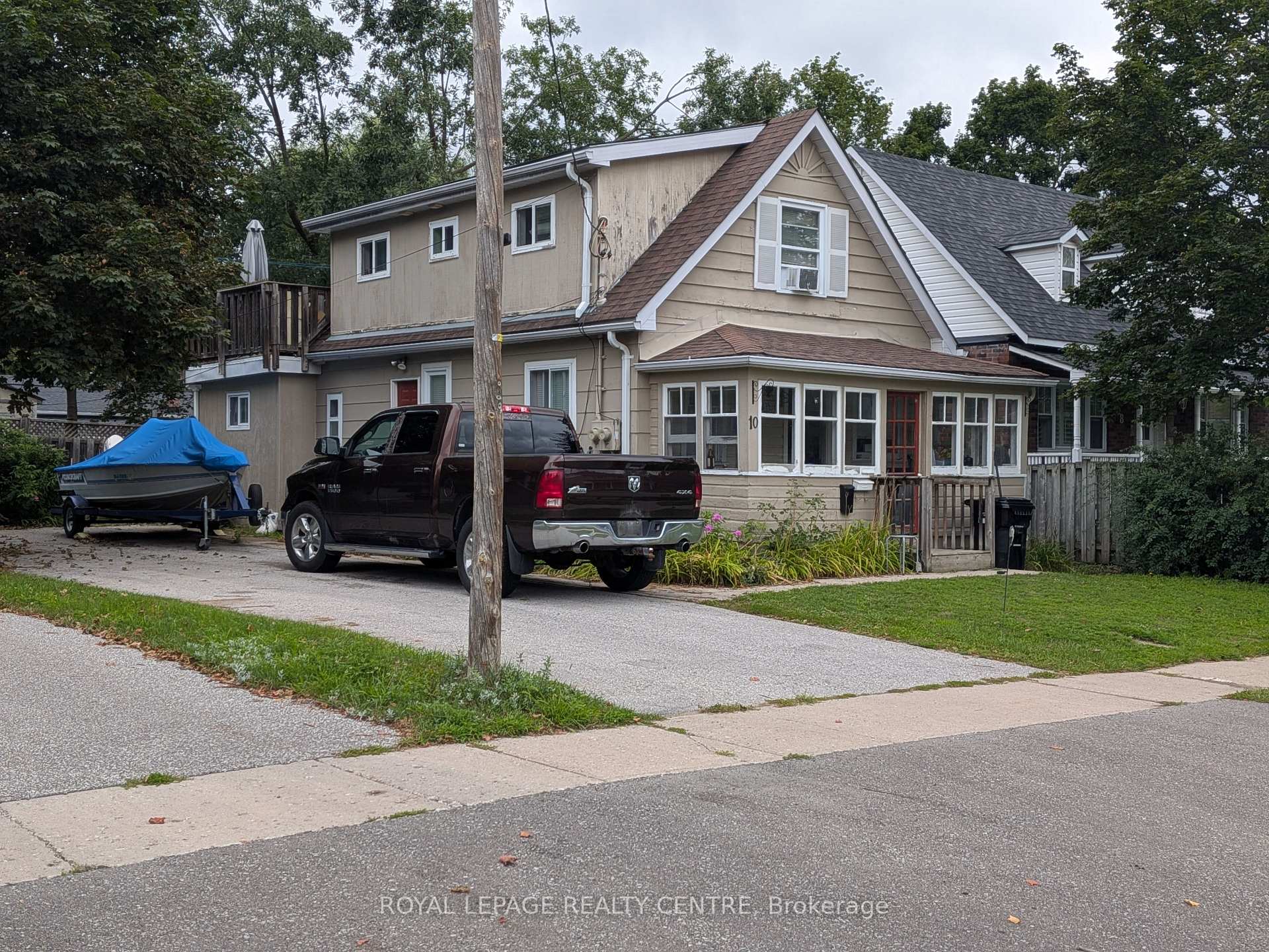 Photo 1 of 10 Dufferin Street, Barrie, Sanford — HOMEH