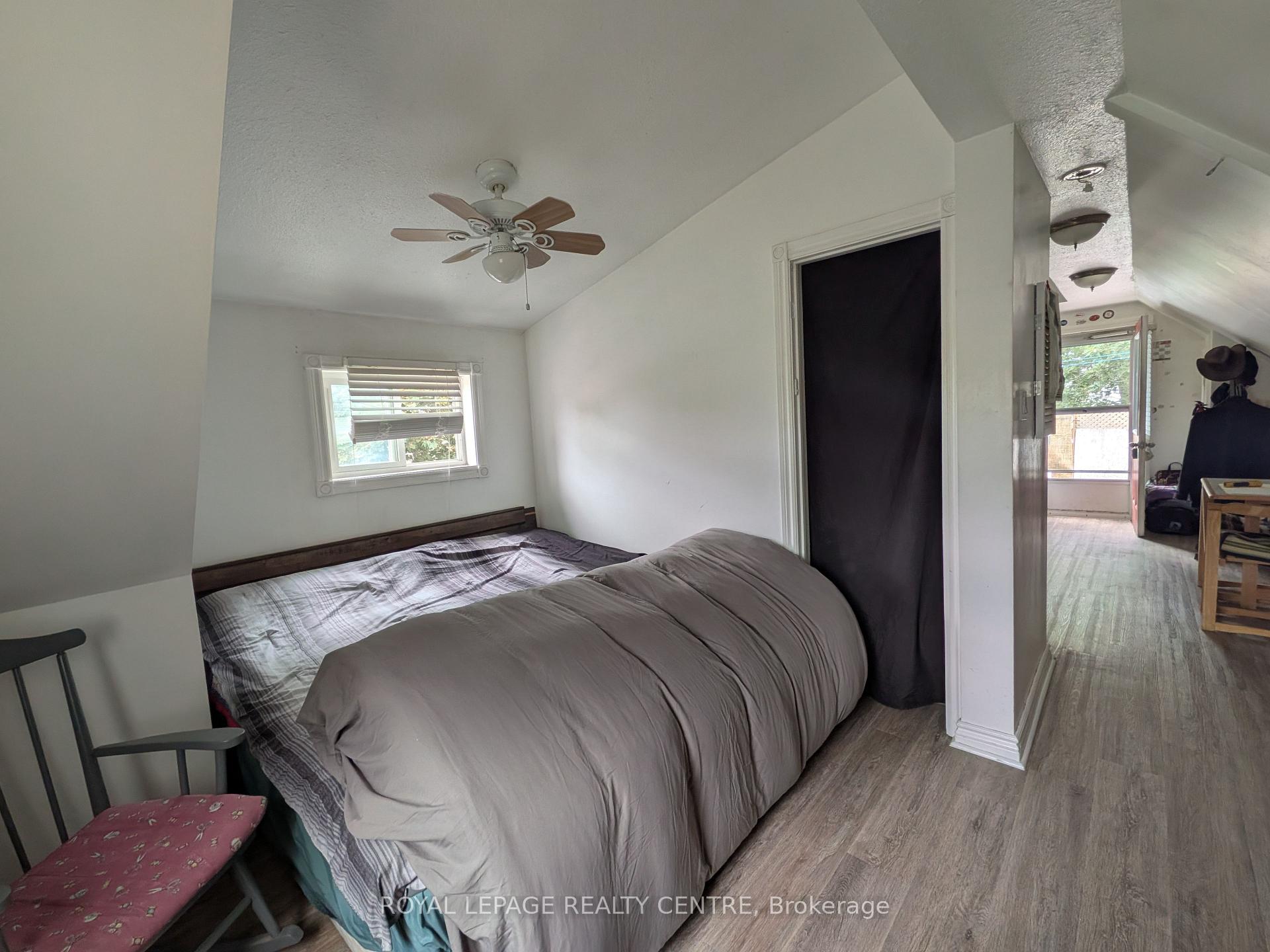 Photo 10 of 10 Dufferin Street, Barrie, Sanford — HOMEH