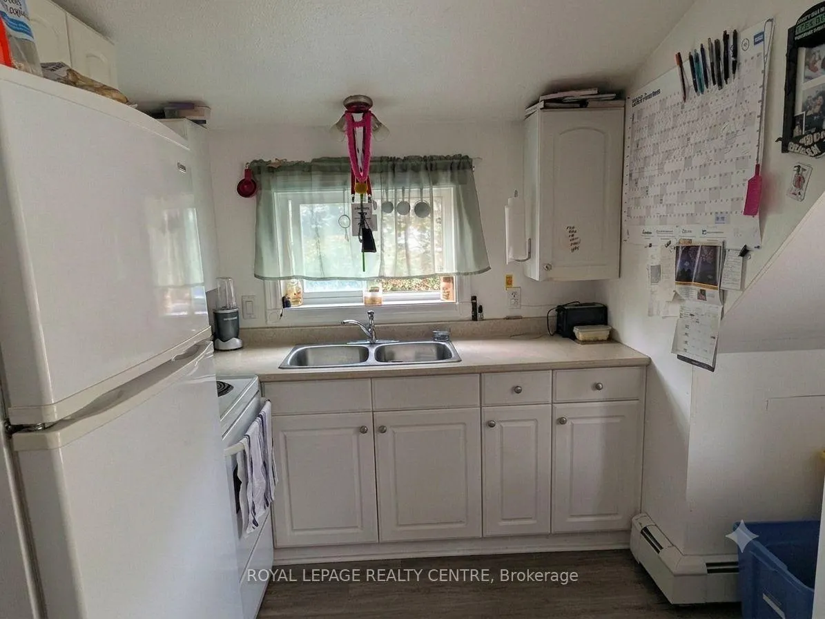 Photo 4 of 10 Dufferin Street, Barrie, Sanford — HOMEH