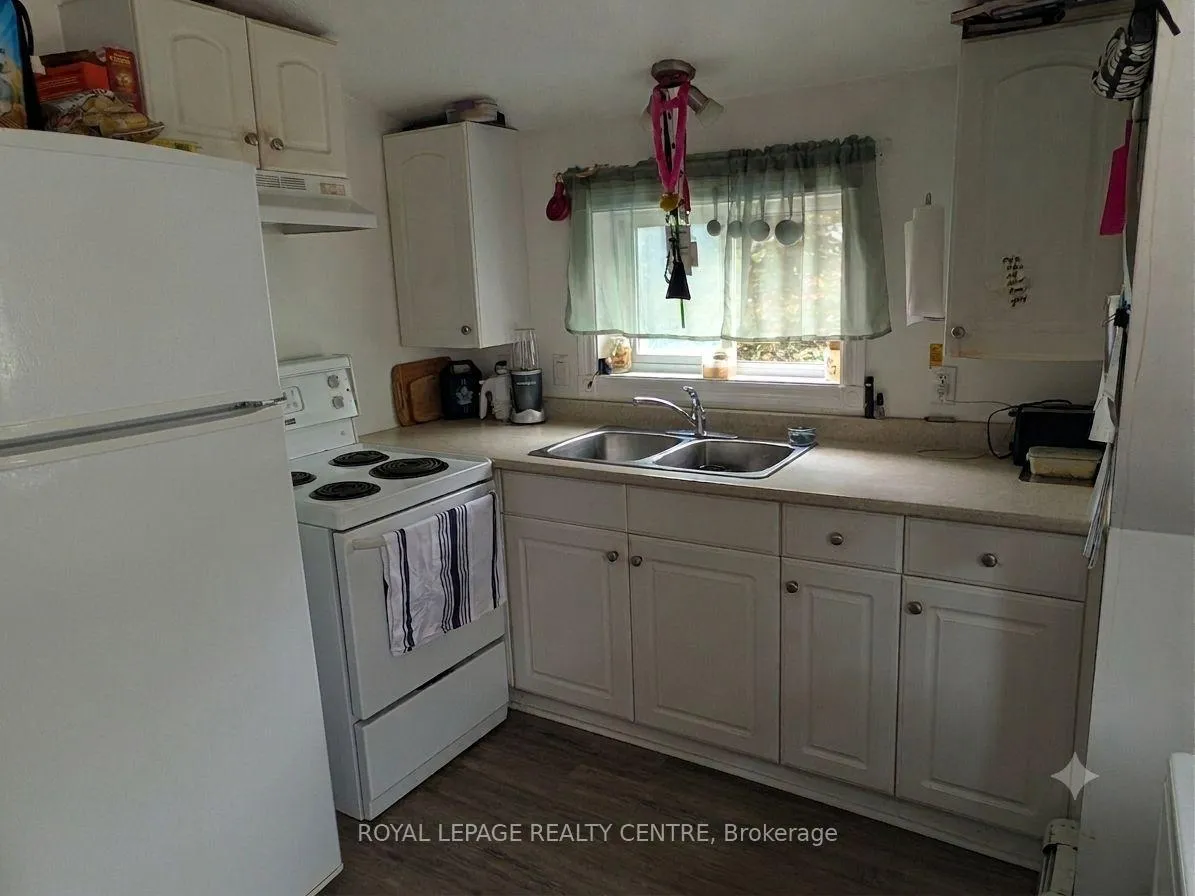 Photo 5 of 10 Dufferin Street, Barrie, Sanford — HOMEH