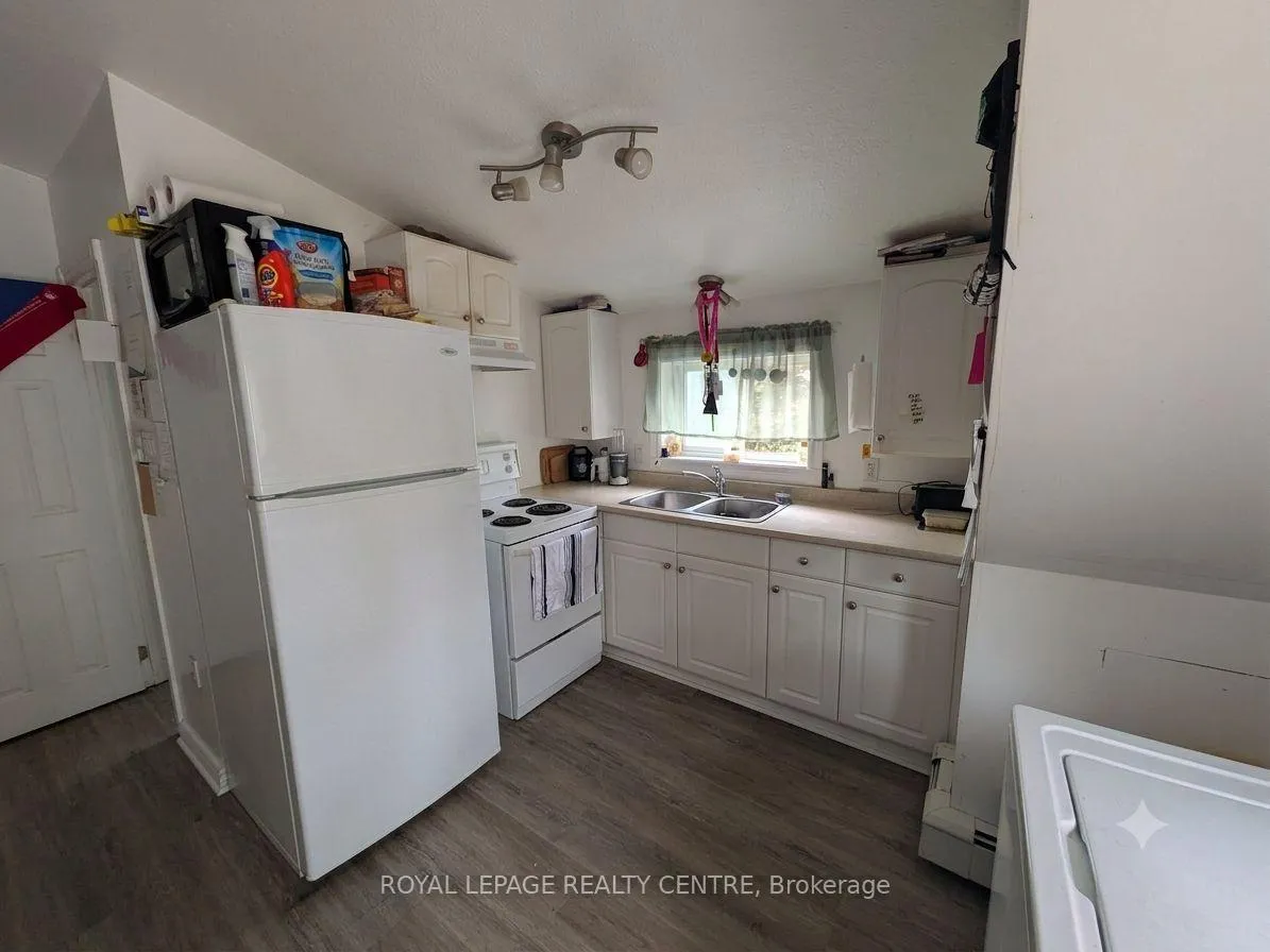Photo 7 of 10 Dufferin Street, Barrie, Sanford — HOMEH