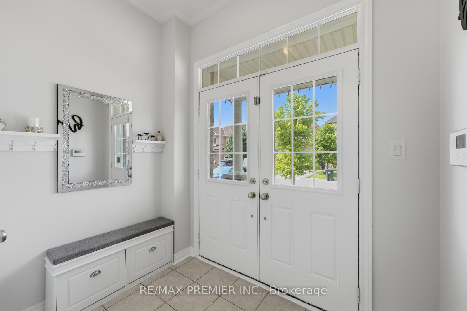 Photo 3 of 24 Zanetta Crescent, Brampton, Credit Valley — HOMEH