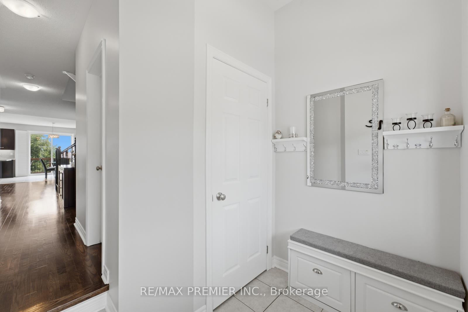 Photo 4 of 24 Zanetta Crescent, Brampton, Credit Valley — HOMEH