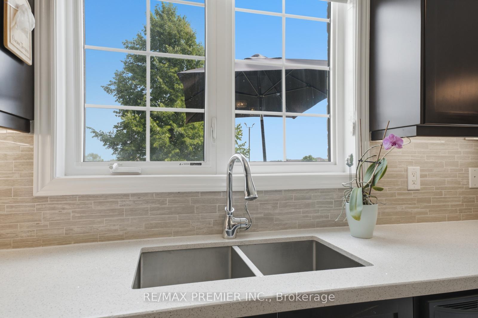 Photo 14 of 24 Zanetta Crescent, Brampton, Credit Valley — HOMEH