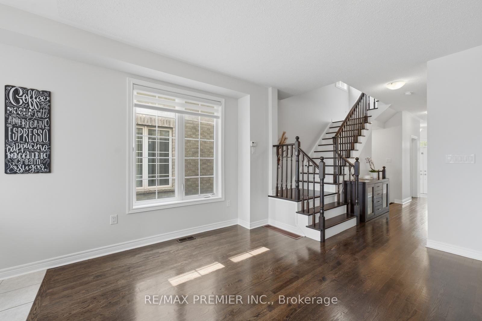 Photo 17 of 24 Zanetta Crescent, Brampton, Credit Valley — HOMEH