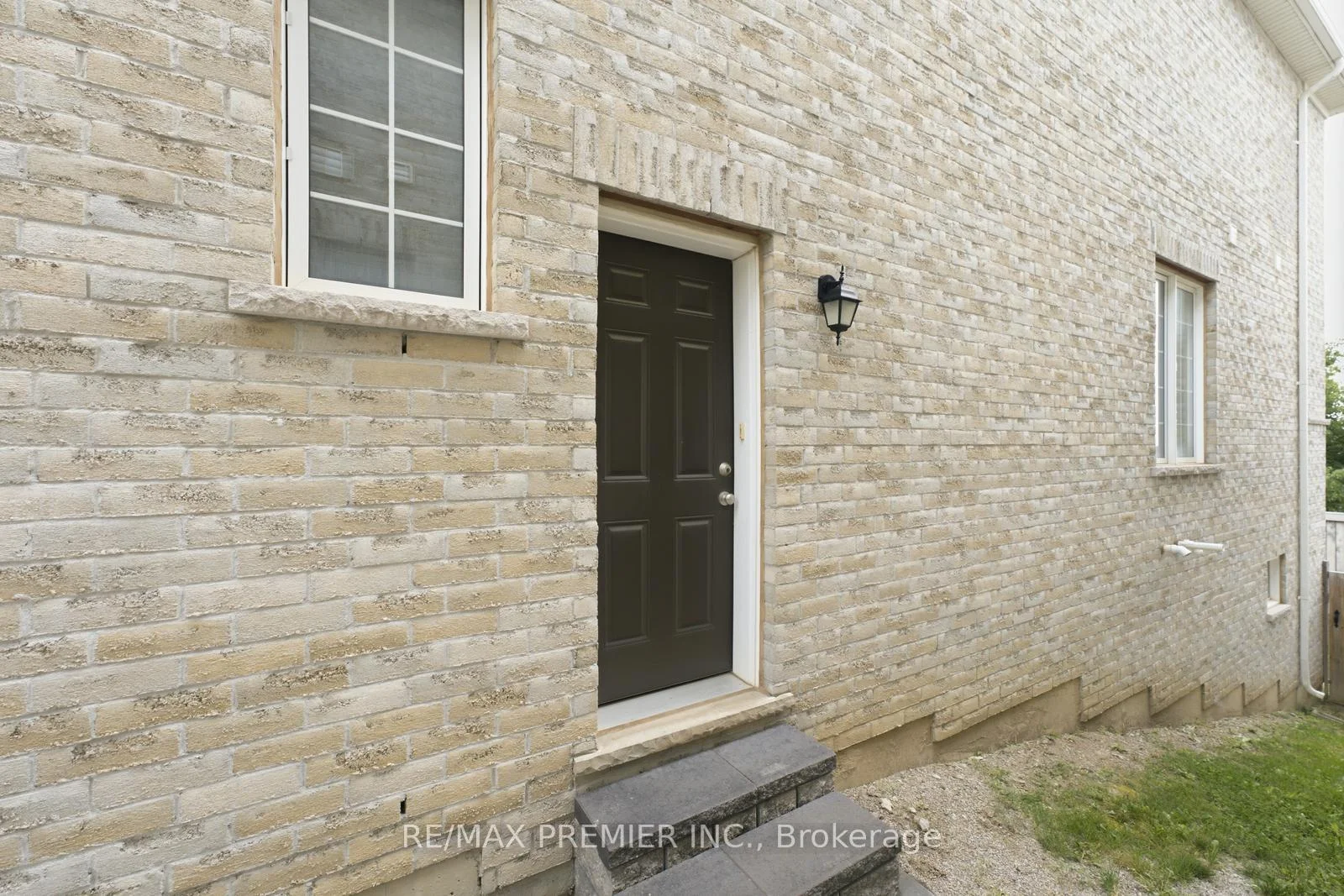 Photo 29 of 24 Zanetta Crescent, Brampton, Credit Valley — HOMEH