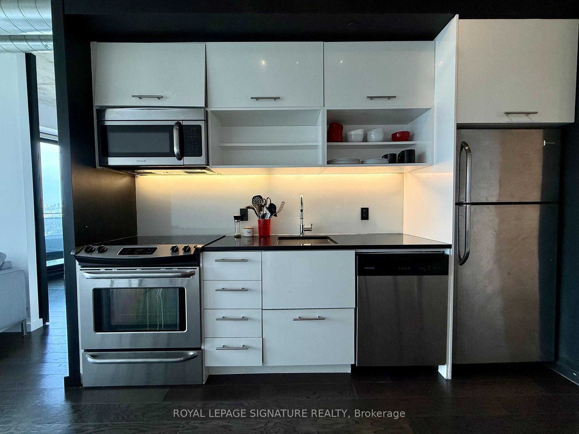 Photo 5 of Unit 1402, 51 Trolley Crescent, Toronto, Moss Park — HOMEH