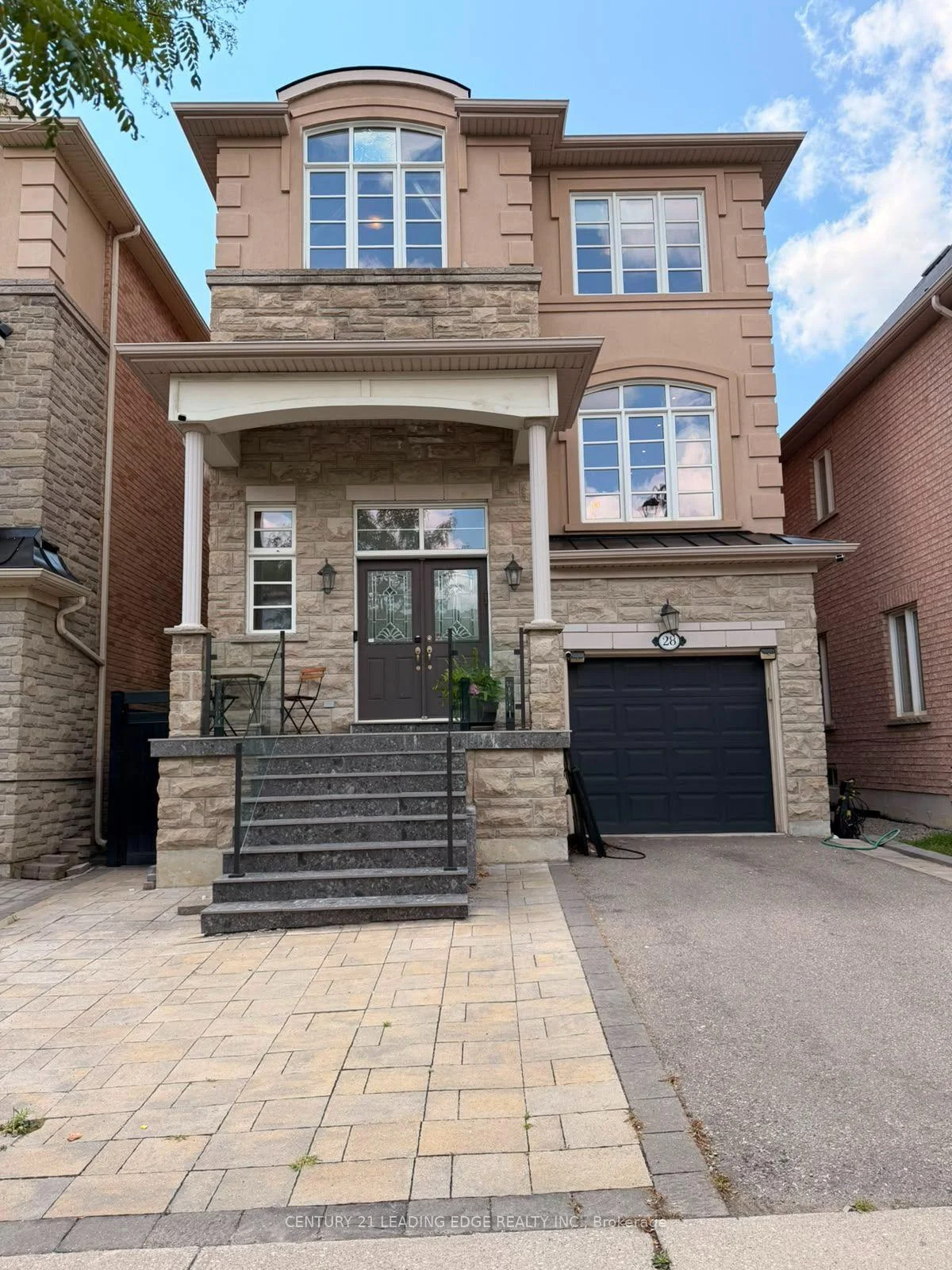 Photo 3 of 28 Asner Avenue, Vaughan, Patterson — HOMEH