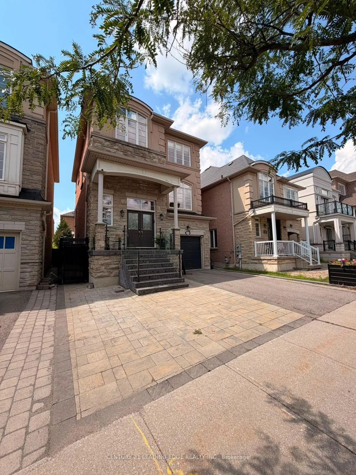Photo 4 of 28 Asner Avenue, Vaughan, Patterson — HOMEH