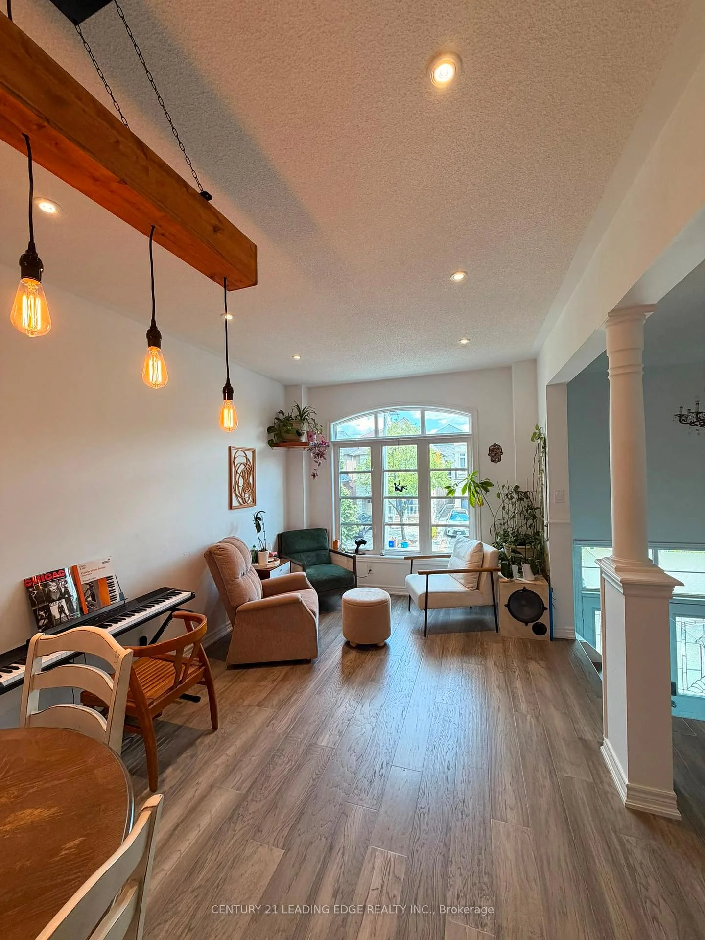 Photo 5 of 28 Asner Avenue, Vaughan, Patterson — HOMEH