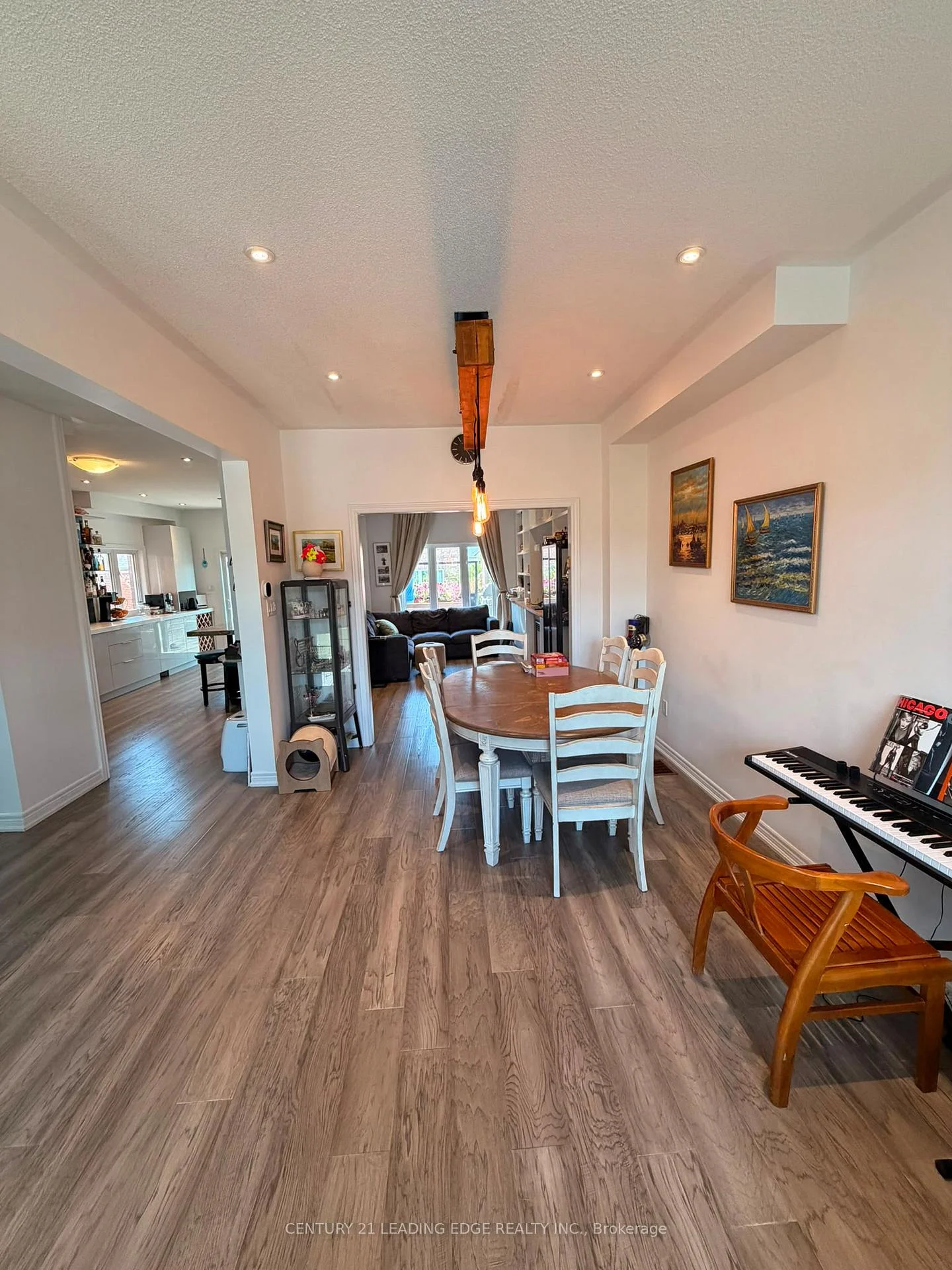Photo 6 of 28 Asner Avenue, Vaughan, Patterson — HOMEH