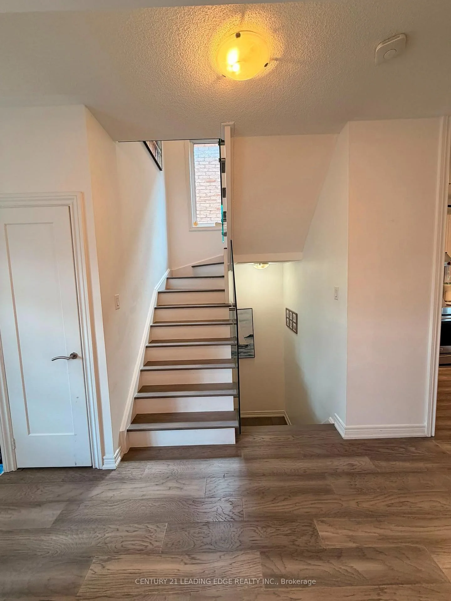 Photo 12 of 28 Asner Avenue, Vaughan, Patterson — HOMEH