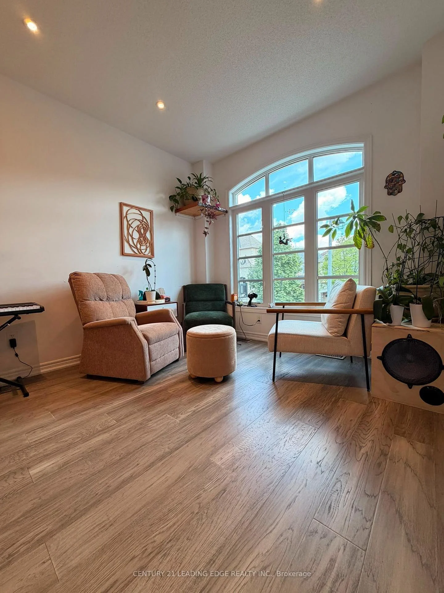 Photo 14 of 28 Asner Avenue, Vaughan, Patterson — HOMEH