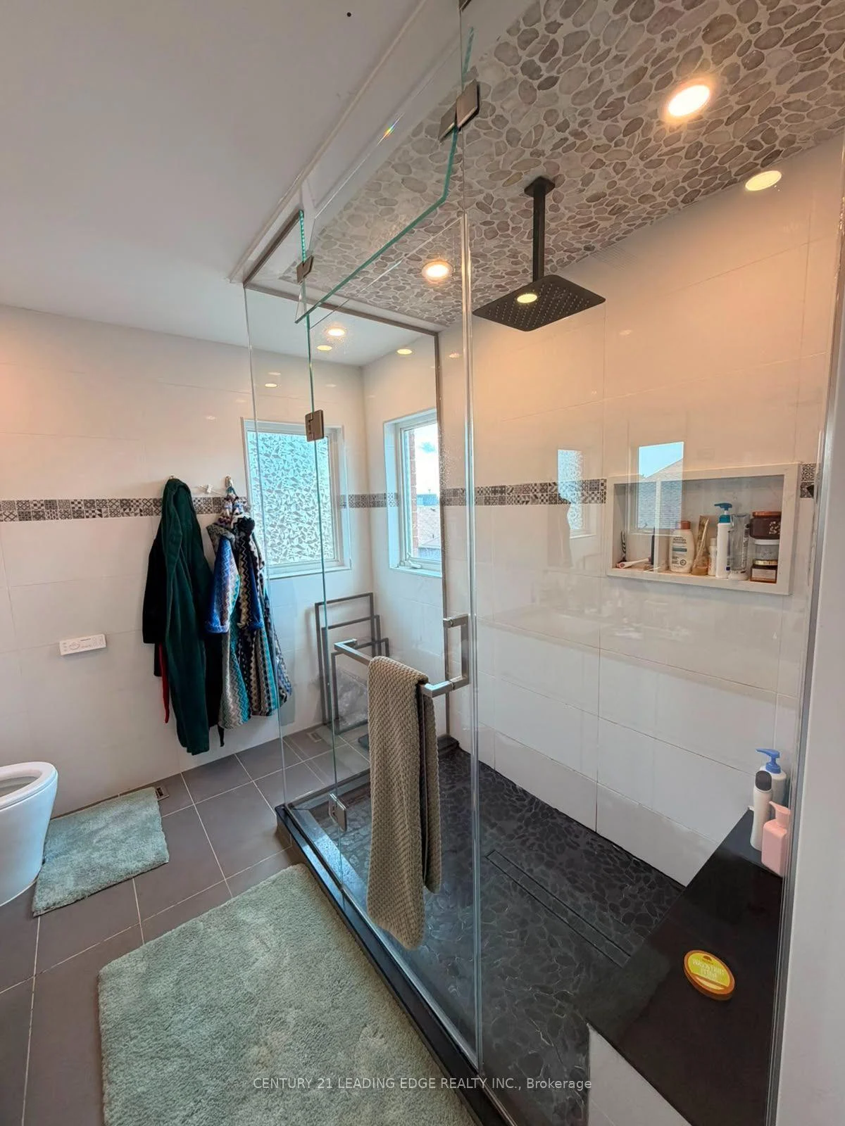 Photo 21 of 28 Asner Avenue, Vaughan, Patterson — HOMEH