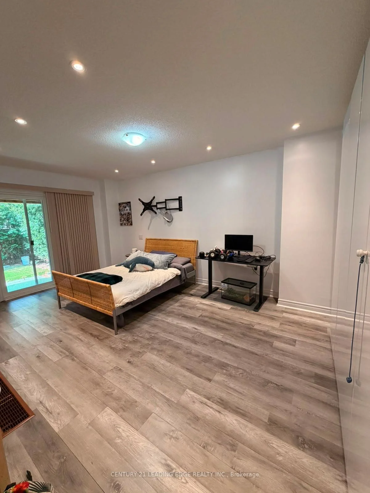 Photo 23 of 28 Asner Avenue, Vaughan, Patterson — HOMEH