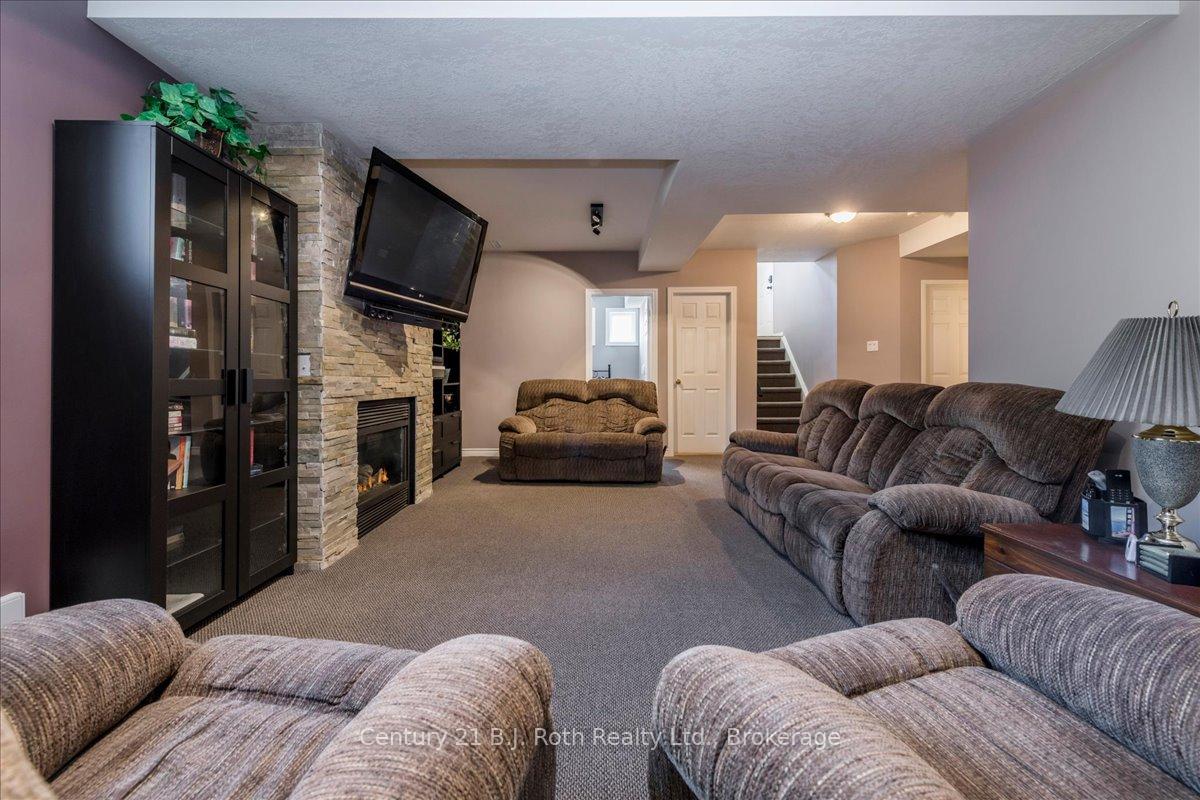 Photo 5 of 116 Dyer Drive, Wasaga Beach — HOMEH