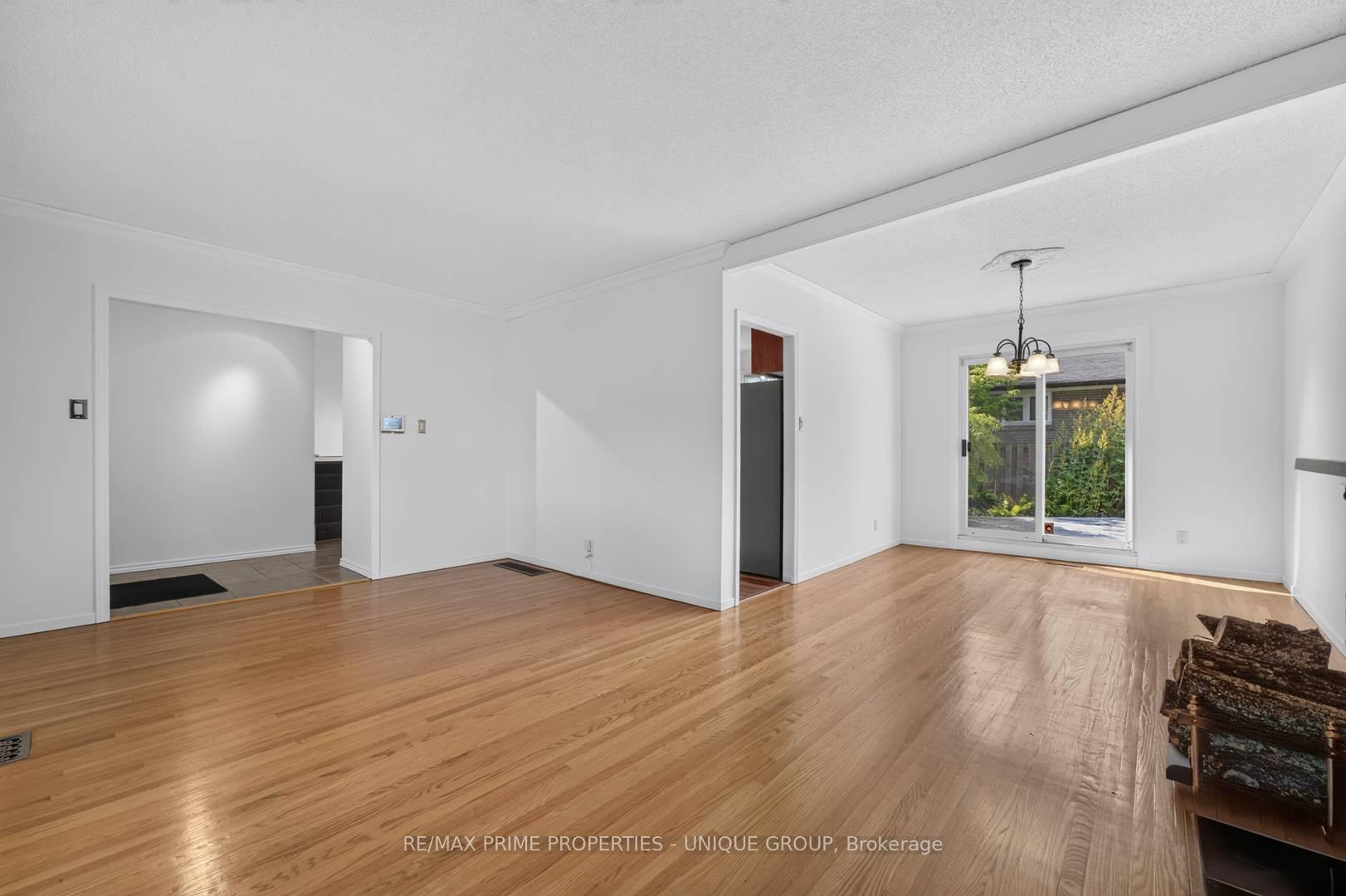 Photo 6 of 36 Dallington Drive, North York, Don Valley Village — HOMEH