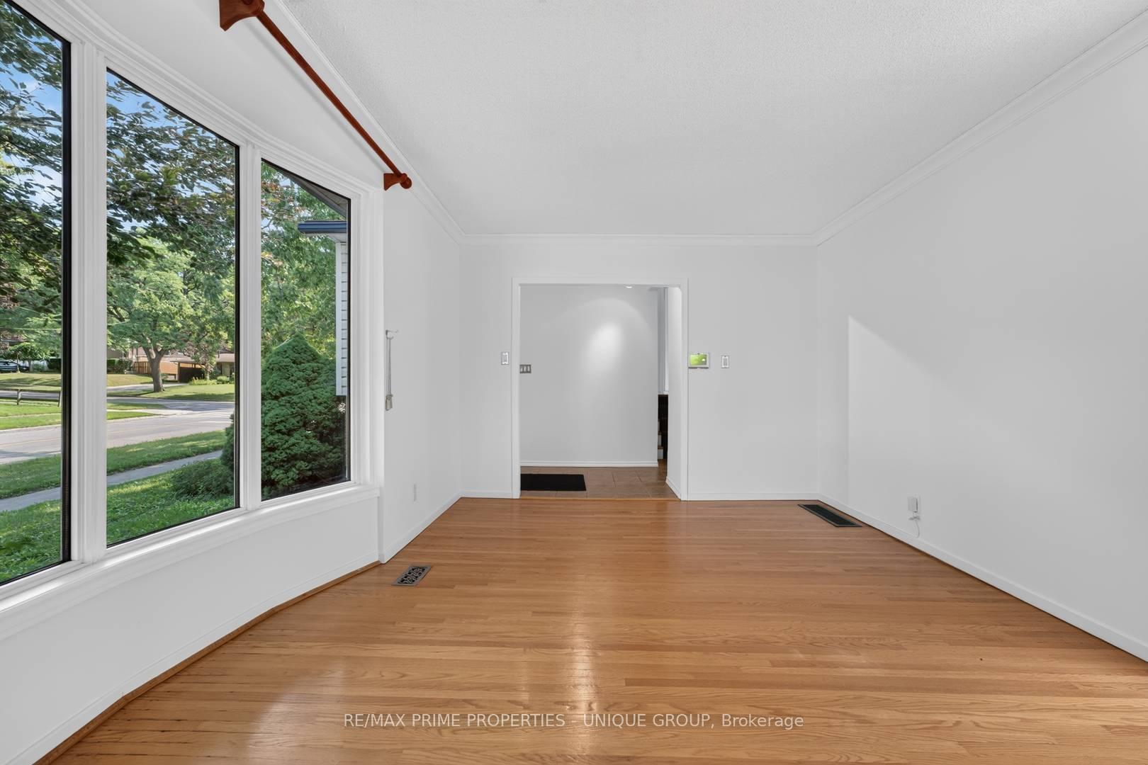 Photo 7 of 36 Dallington Drive, North York, Don Valley Village — HOMEH
