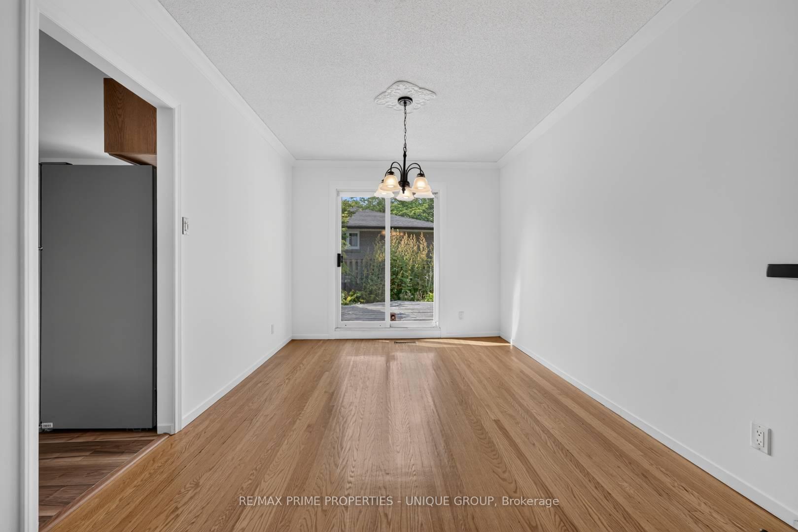 Photo 8 of 36 Dallington Drive, North York, Don Valley Village — HOMEH