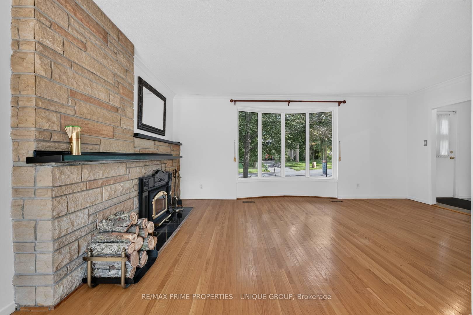 Photo 9 of 36 Dallington Drive, North York, Don Valley Village — HOMEH