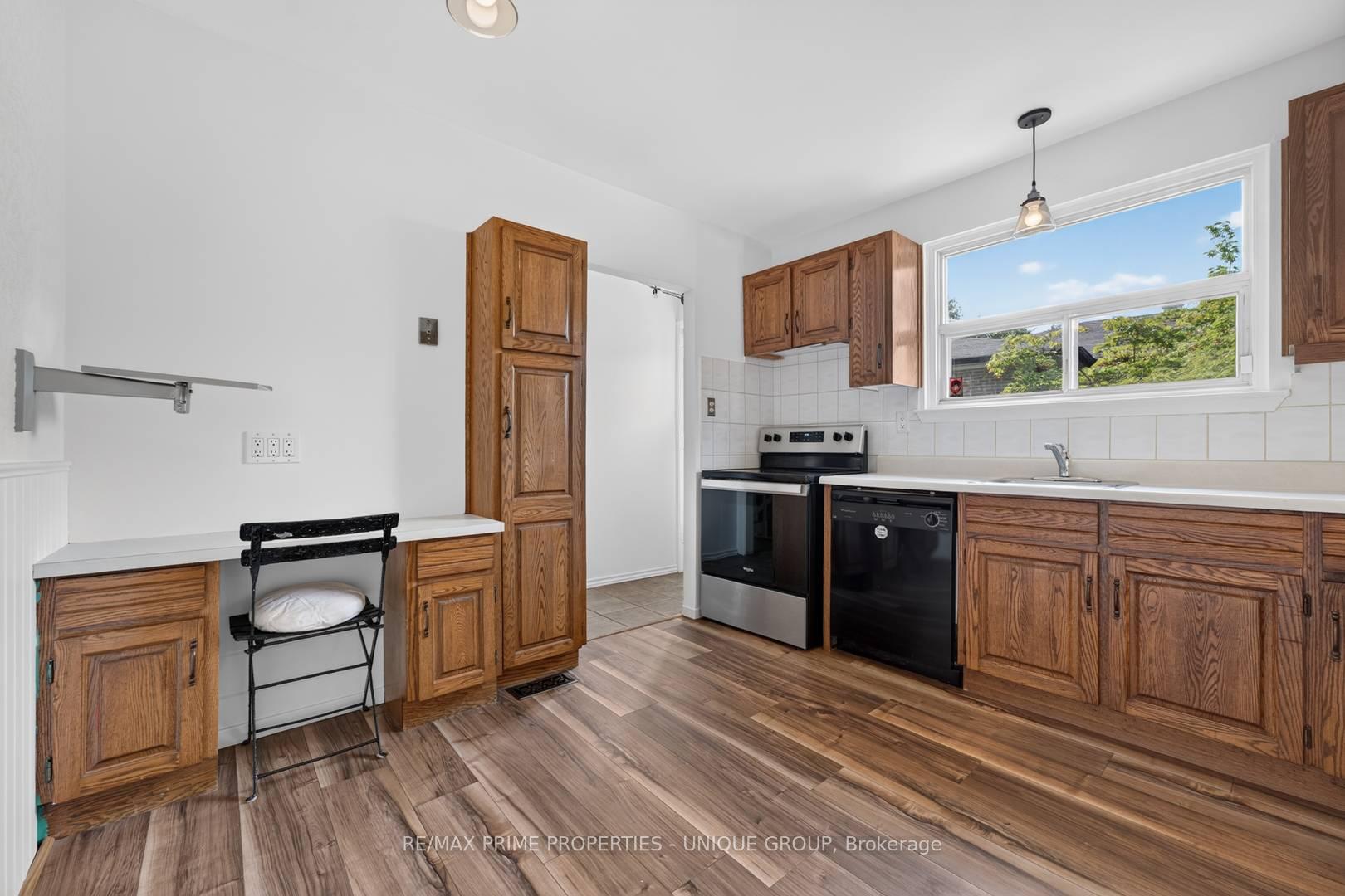 Photo 10 of 36 Dallington Drive, North York, Don Valley Village — HOMEH