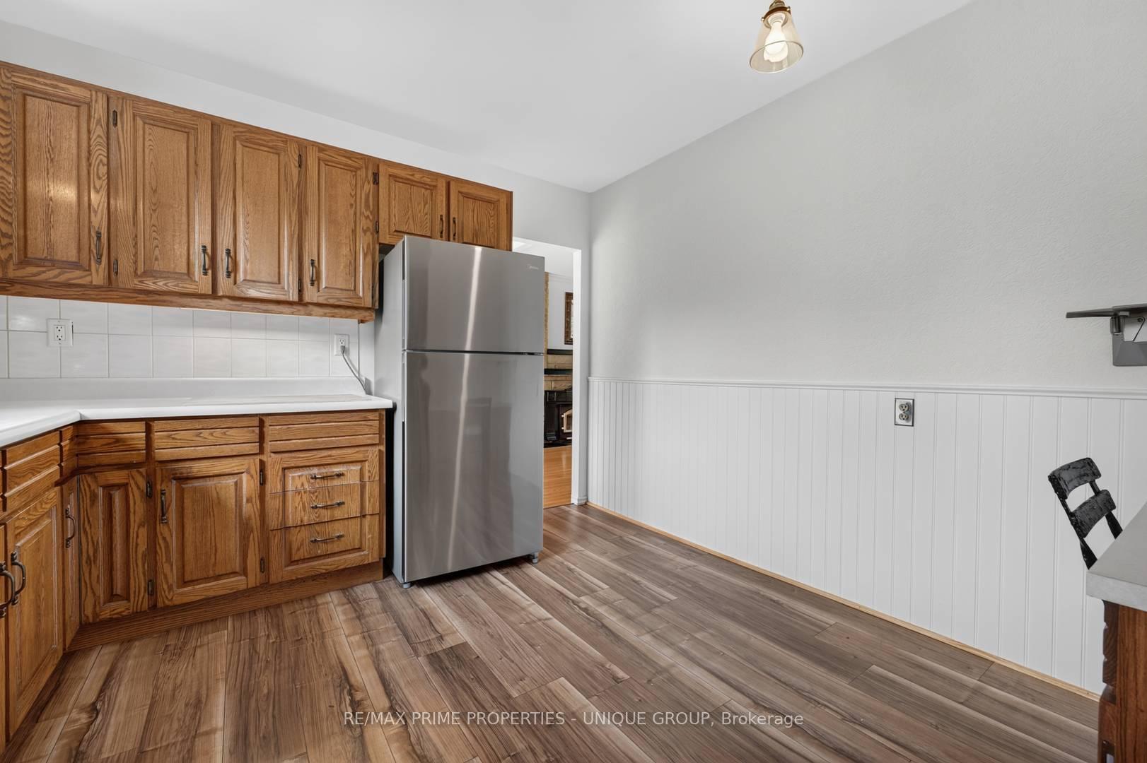 Photo 12 of 36 Dallington Drive, North York, Don Valley Village — HOMEH