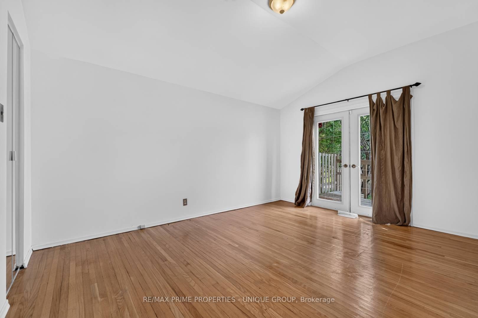 Photo 17 of 36 Dallington Drive, North York, Don Valley Village — HOMEH