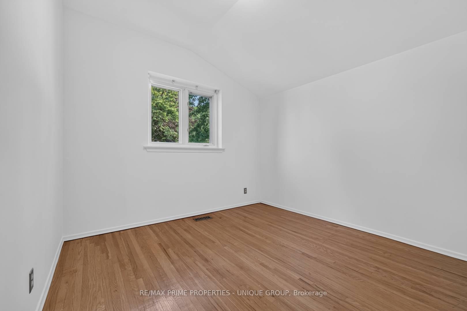 Photo 18 of 36 Dallington Drive, North York, Don Valley Village — HOMEH